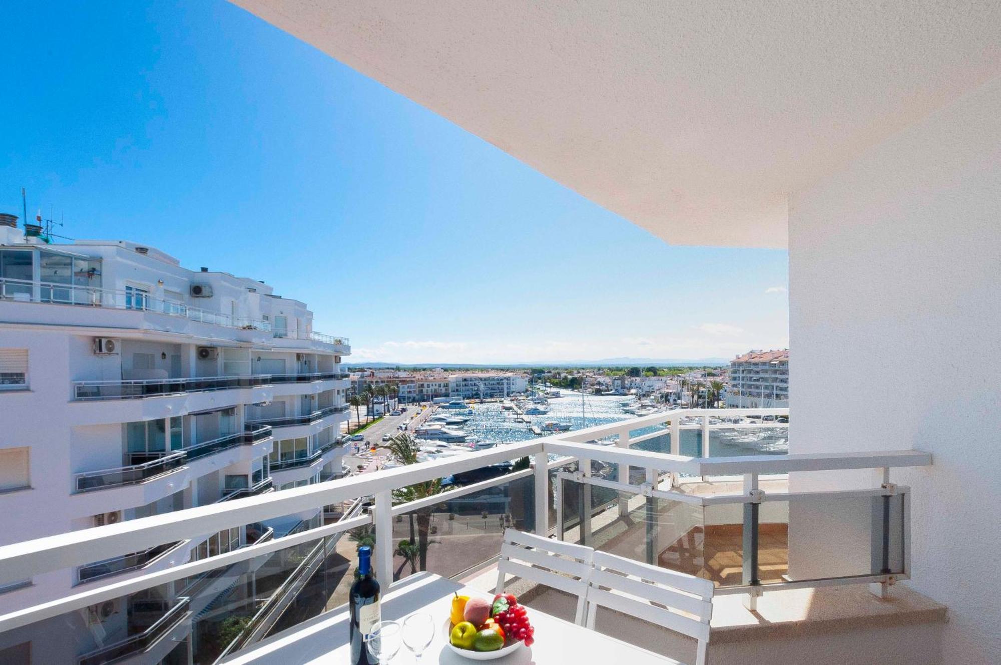 1222 Club Nautic Vista Canal - Apivend Immo